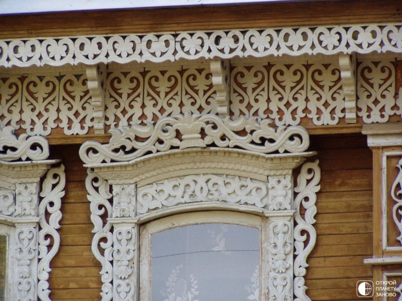 Прорезная домовая резьба наличники