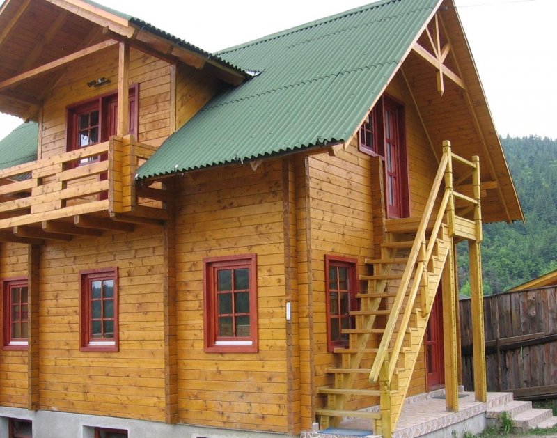 Наружная лестница на чердак