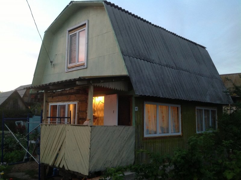 Обновление фасада старого садового домика