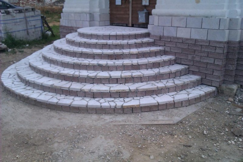 Крыльцо полукругом из плитки