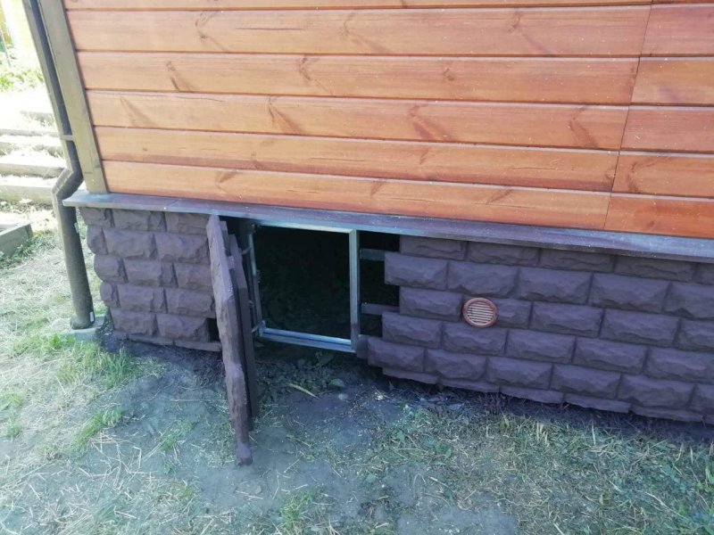 Отделка фундамента на сваях