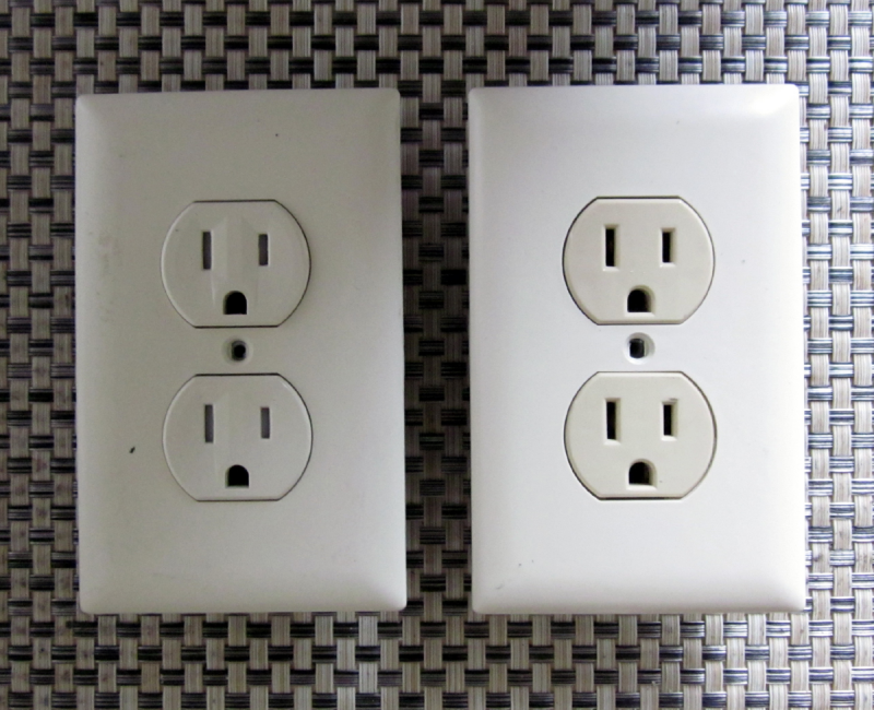 Розетка 220 с USB портом Legrand