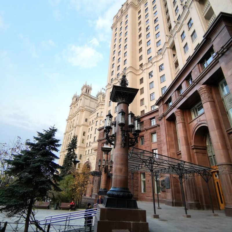 Сталинская высотка в Москве на Котельнической набережной