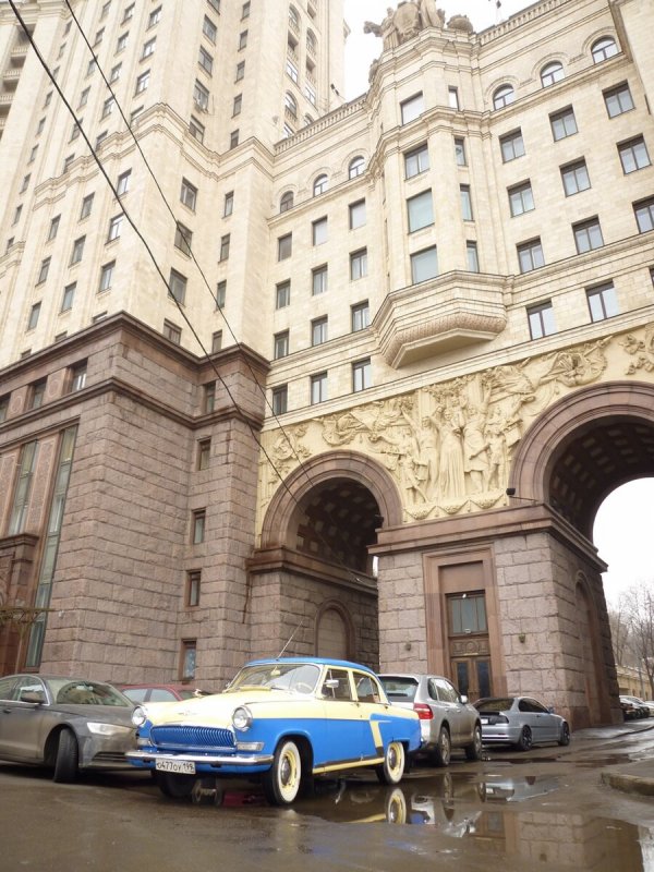 Дом на Котельнической набережной в Москве