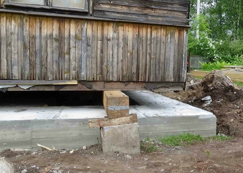 Фундамент под старым домом