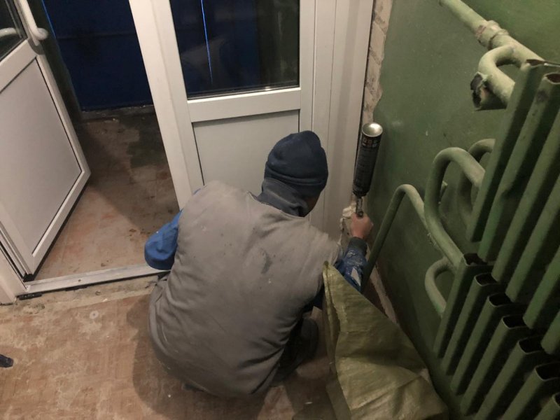 Дверь в подъезд