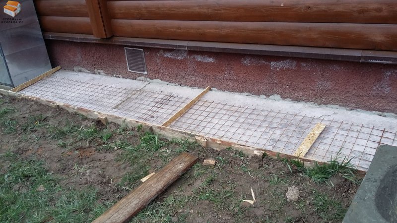 Гладилка для заливки отмостки