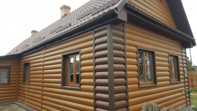 Дом обшитый блок хаусом дерево