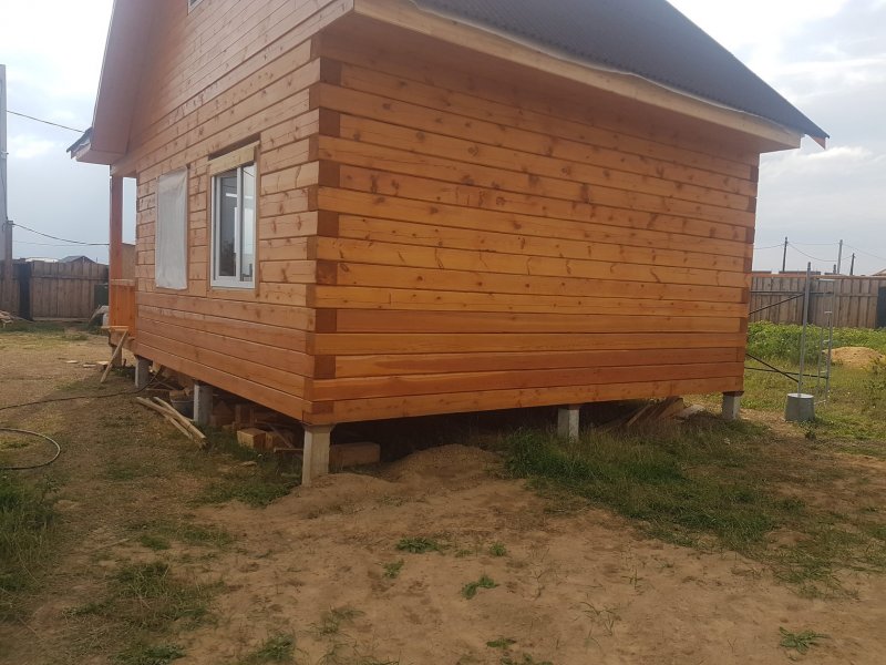 Загородный дом на железобетонных сваях
