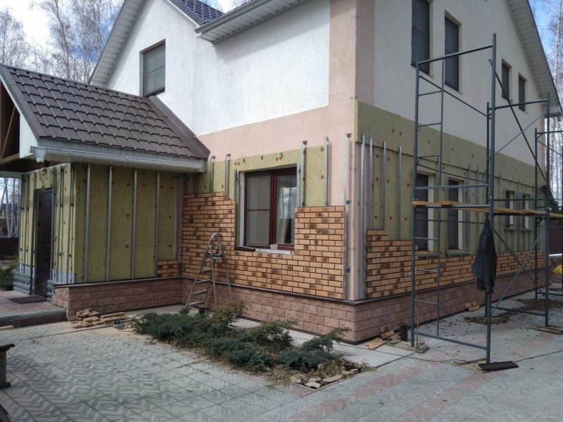 Фасады домов Отделанные плиткой