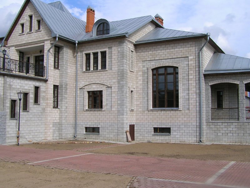Забор из стеновых блоков