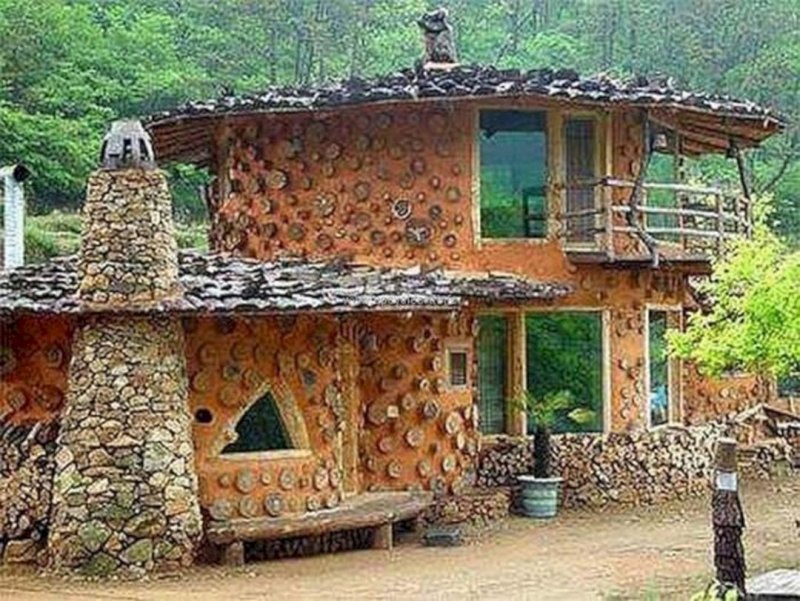 Дом из дров и глины по технологии Cordwood