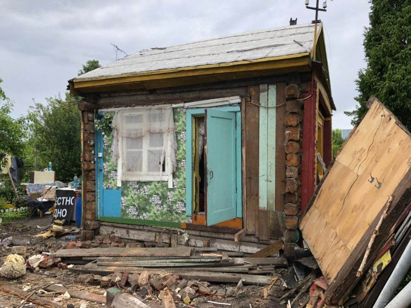 Старый кирпичный дачный дом обновление слом пристроя
