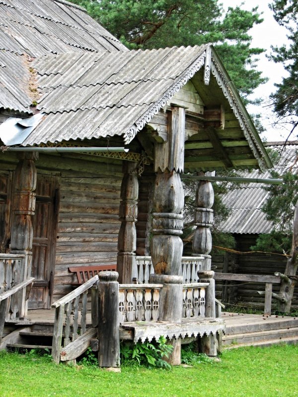Крыльцо русской избы