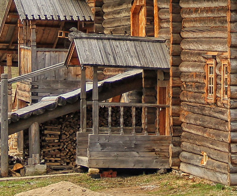 Деревенское крыльцо