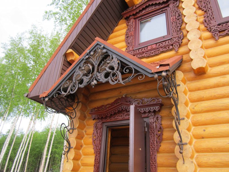 Козырьки на деревянный дом