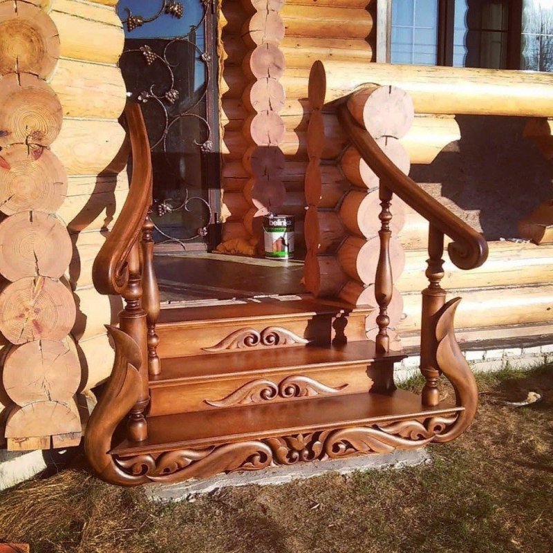 Резные крылечки из дерева