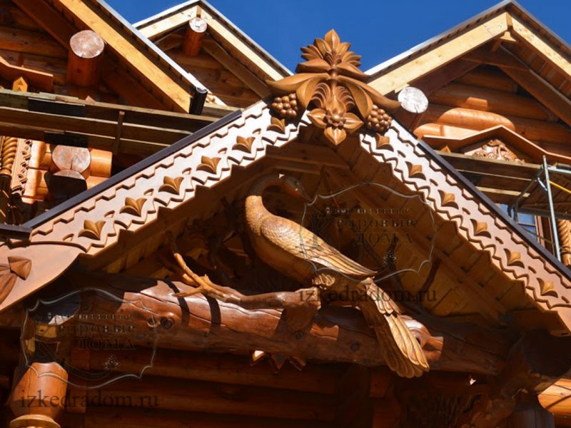 Резная крыша