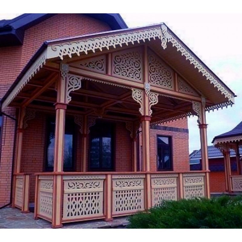Резное деревянное крыльцо