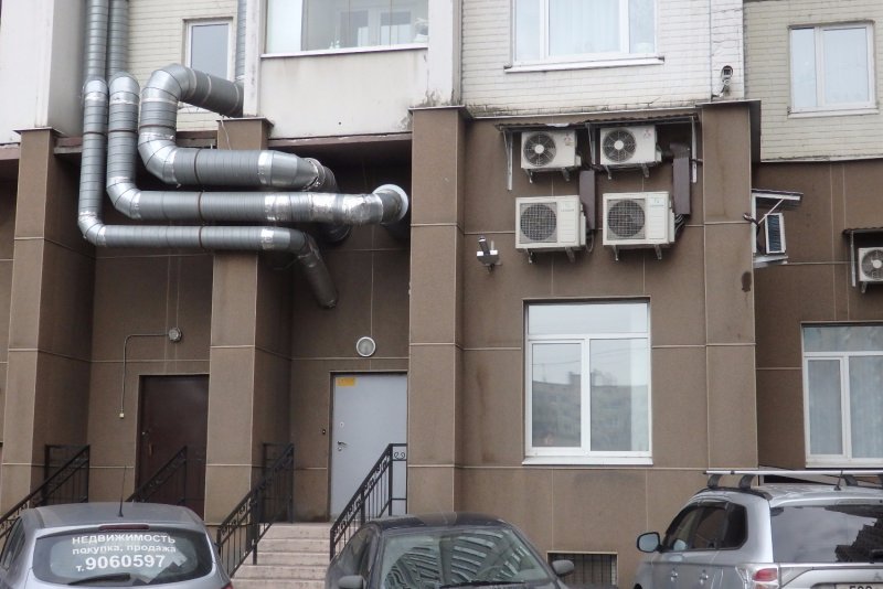 Воздуховод на фасаде