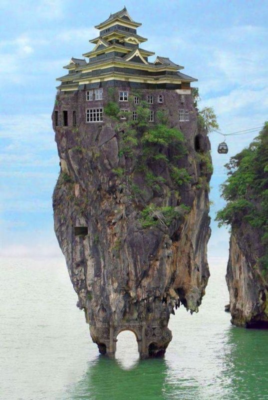 Странный дом (weird House). Альпы.