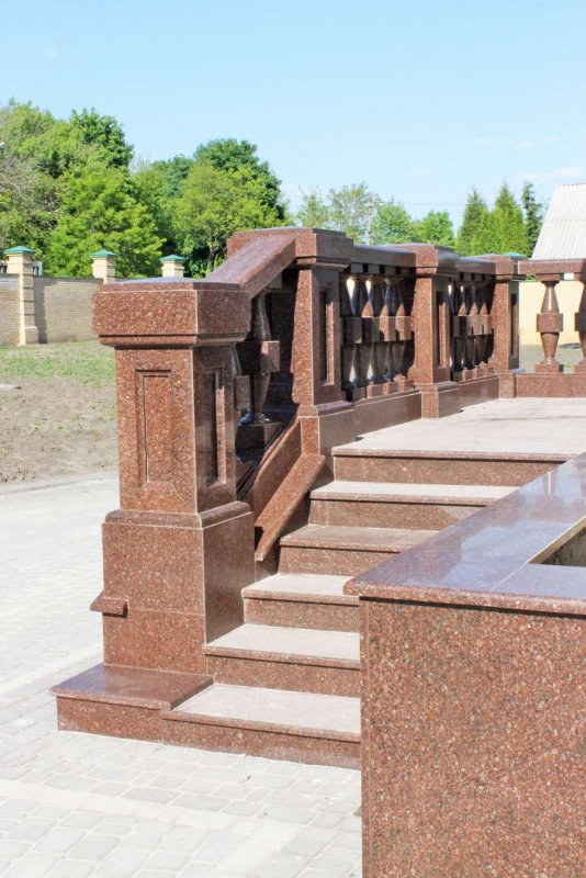 Выходная группа из натурального камня