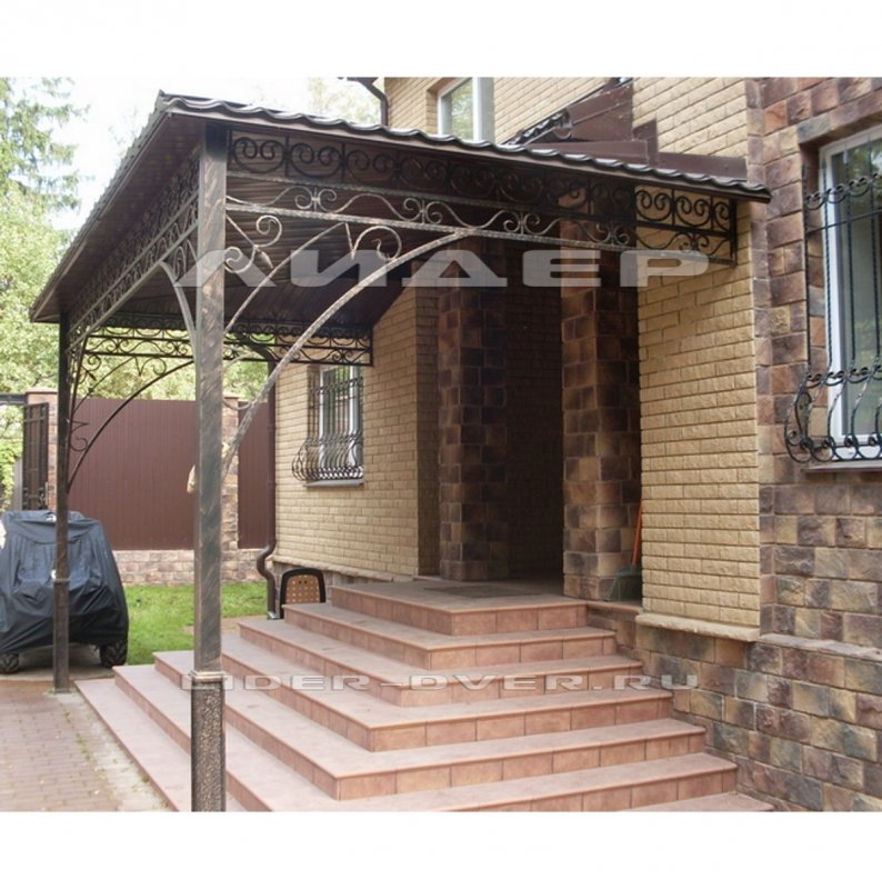 Козырек в частном доме