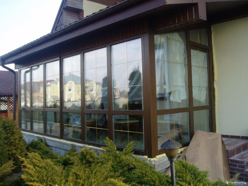 Остекление веранды Rehau