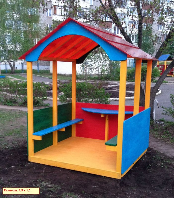 Домик для детей на участке в детском саду
