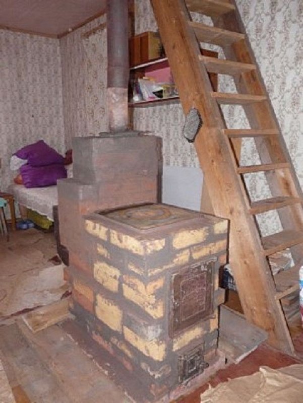 Маленькая печь из кирпича