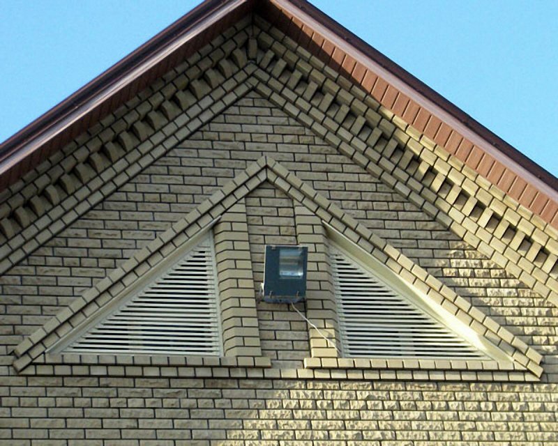 Фронтон крыши