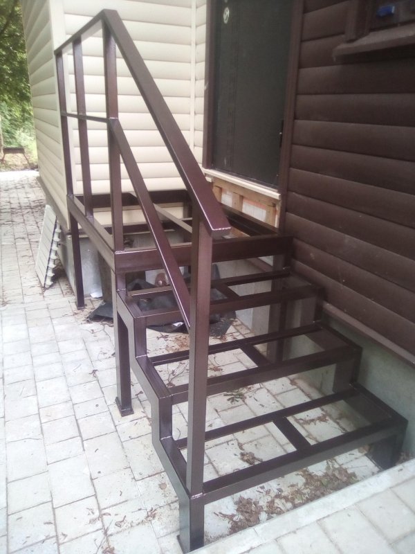 Крыльцо из профильной трубы