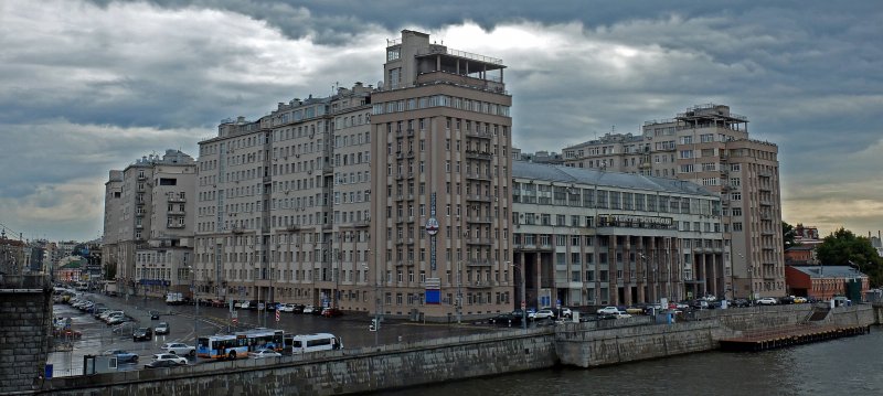 Дом правительства на набережной в Москве