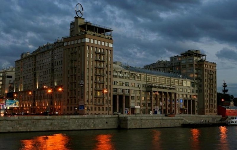 Дом правительства на набережной в Москве