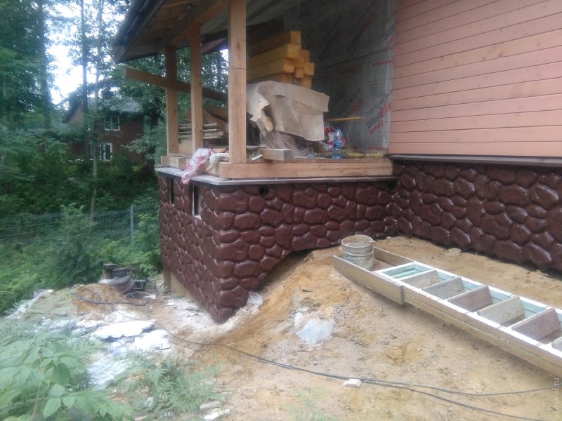 Отделка цоколя под камень