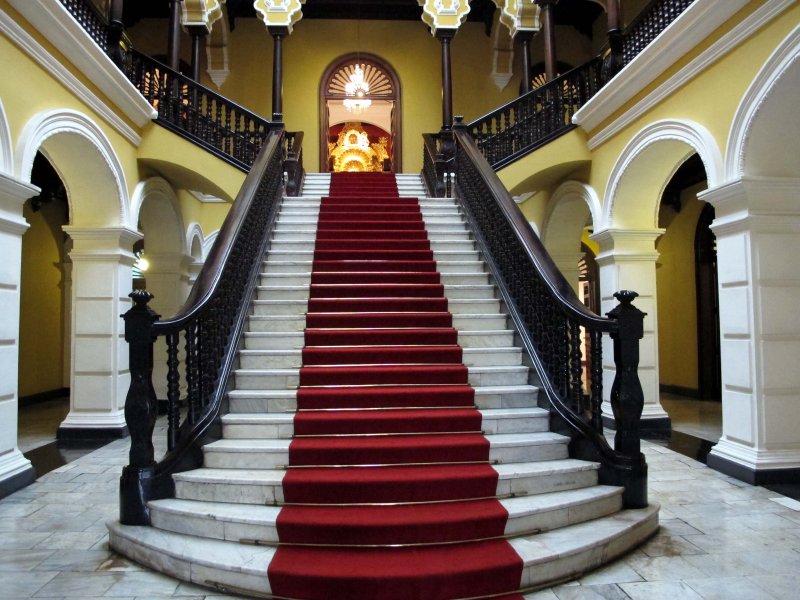 Лестница во Дворце (43 фото)