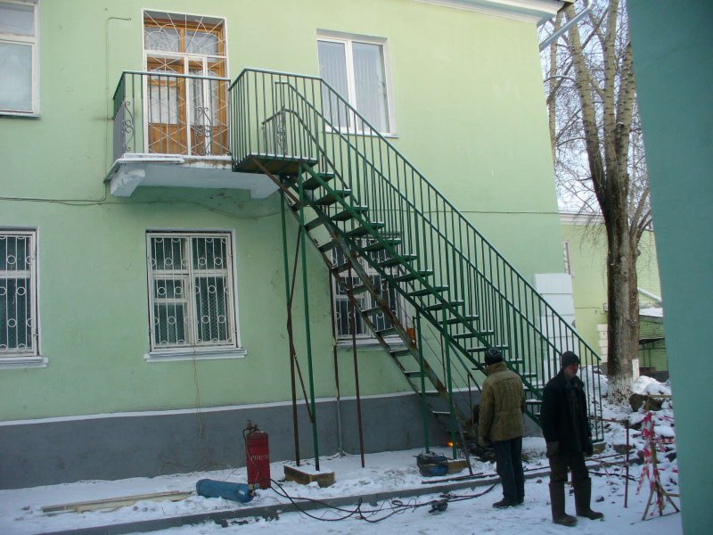 Пожарные эвакуационные лестницы наружные