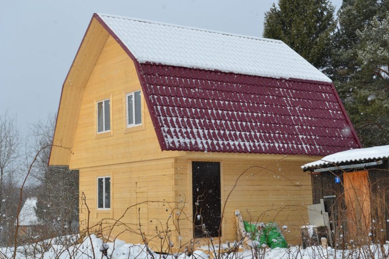 Двухскатная ломаная мансардная крыша
