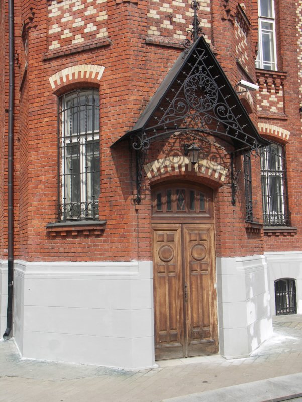 Старые кирпичные здания