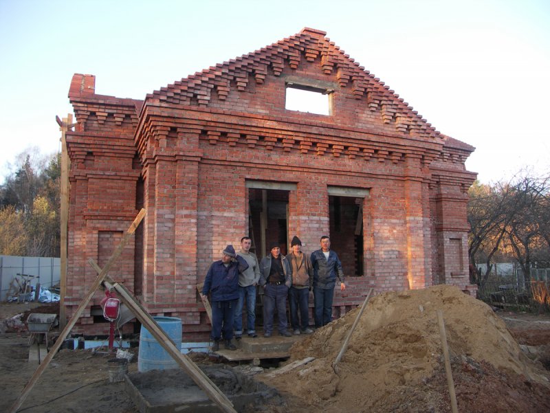 Старые постройки из кирпича