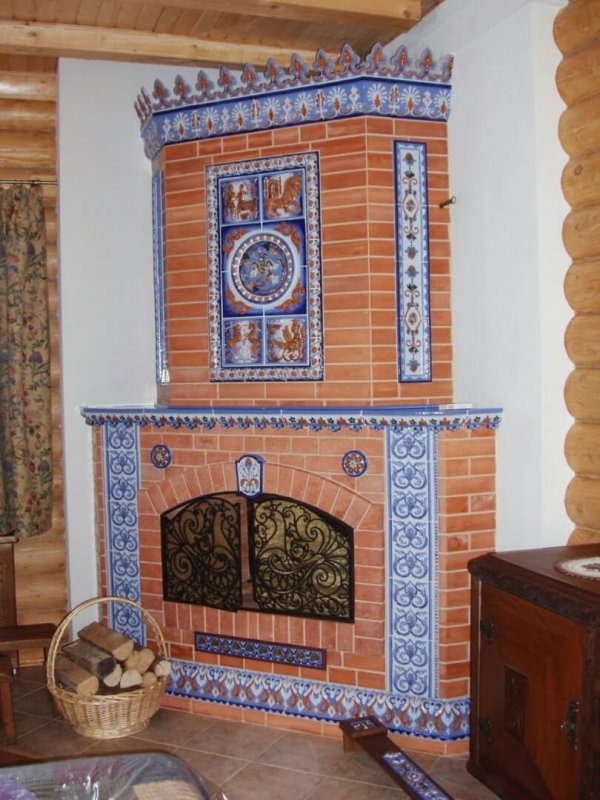 Кирпичная печь с изразцами