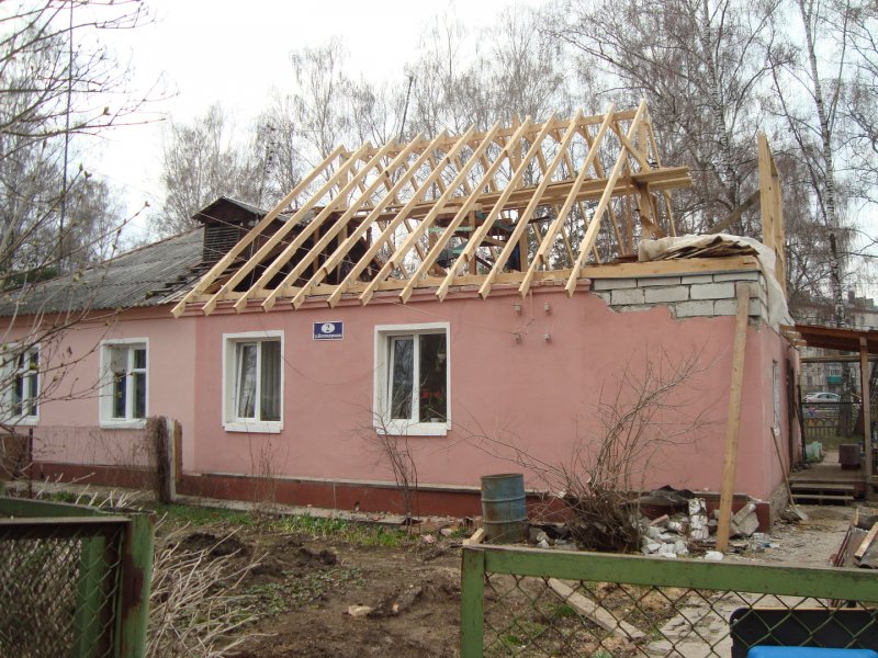 Перестройка крыши дома