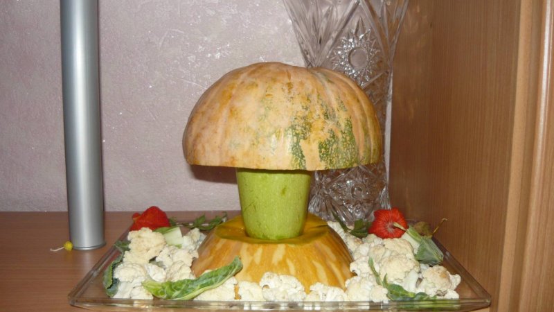 Гриб из кабачка поделка