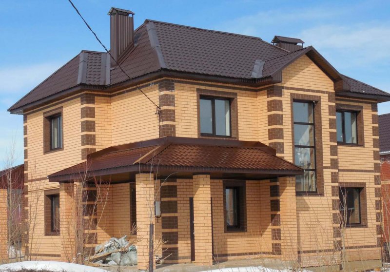 Дом из кирпича солома