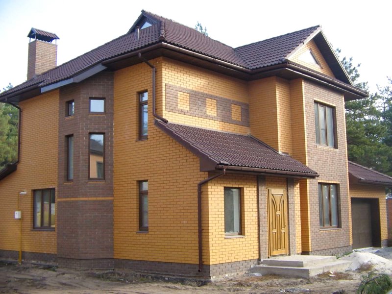 Фасад желтый кирпич