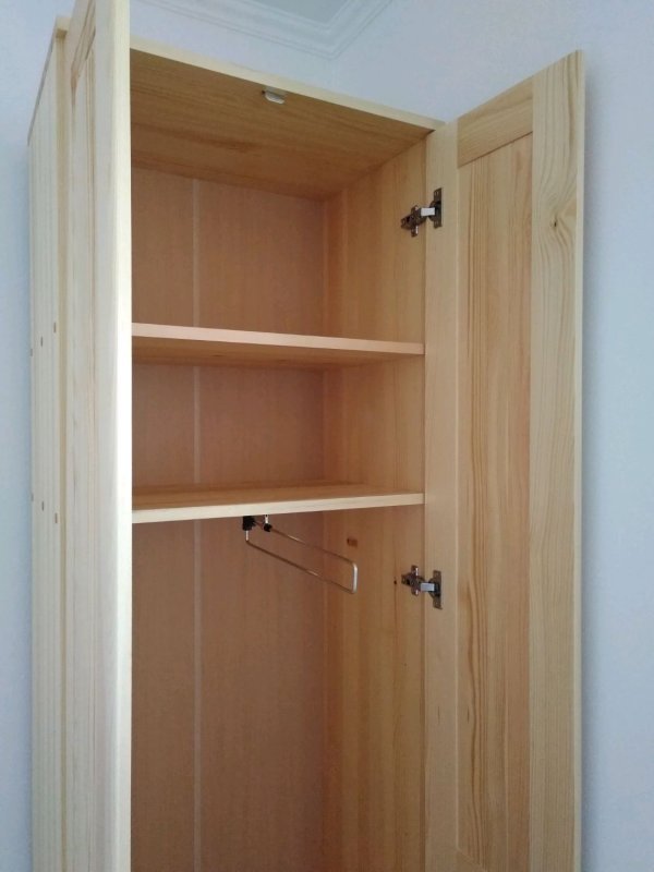 Шкаф купе из мебельного щита
