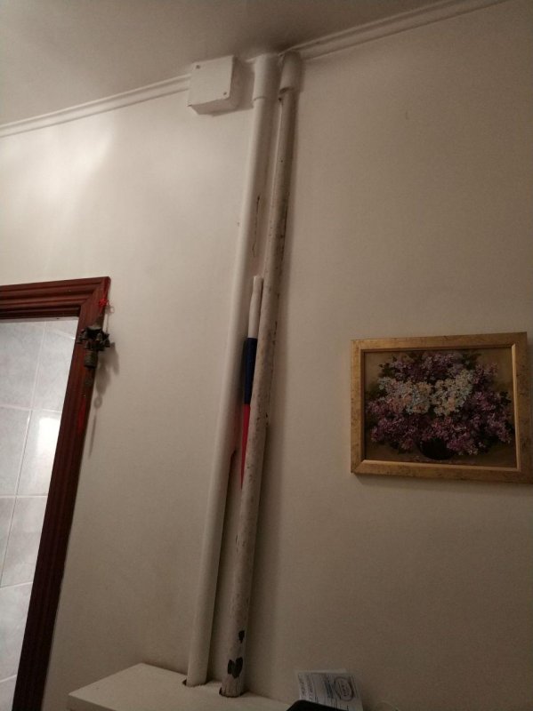 Маскировка труб отопления