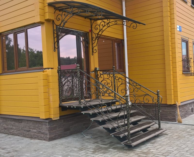 Крыльцо к дому