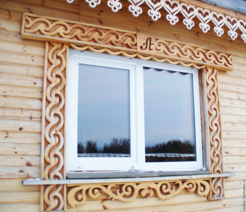 Резные оконные наличники из дерева