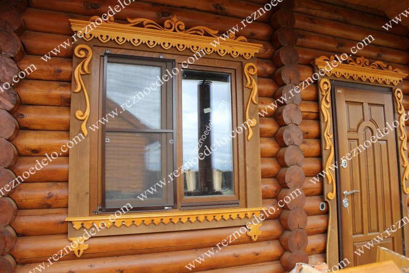 Резная обналичка на двери